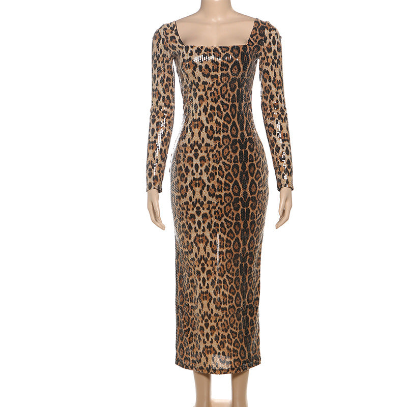 Vestido tubo largo con cuello cuadrado y abertura en la espalda con estampado de leopardo