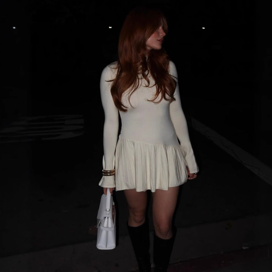 Vestido de punto de manga larga con cuello alto y cintura alta de otoño con paraguas ajustado