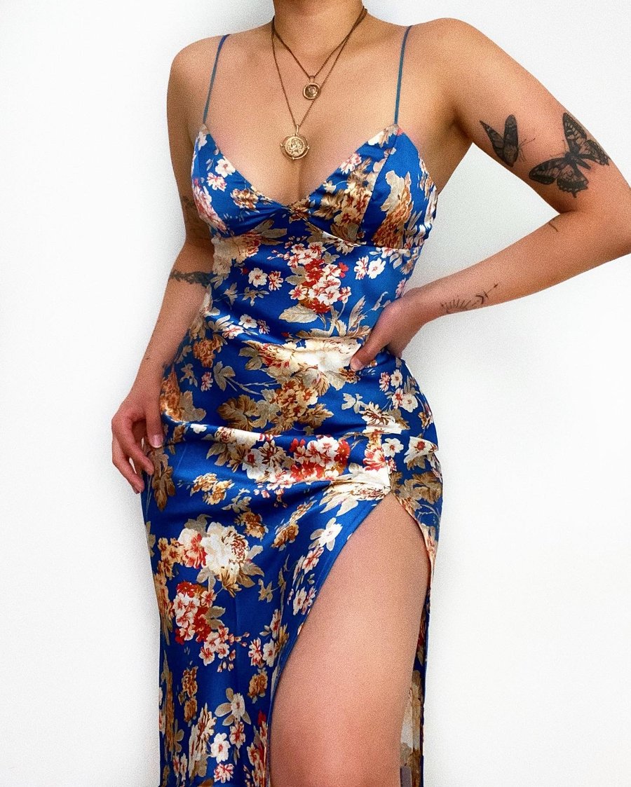 Vestido de tirantes finos con estampado digital floral