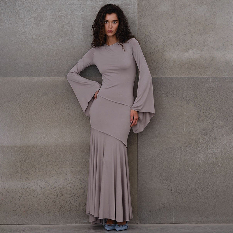 Vestido elegante de cola de pez ajustado con cintura y mangas acampanadas de color liso
