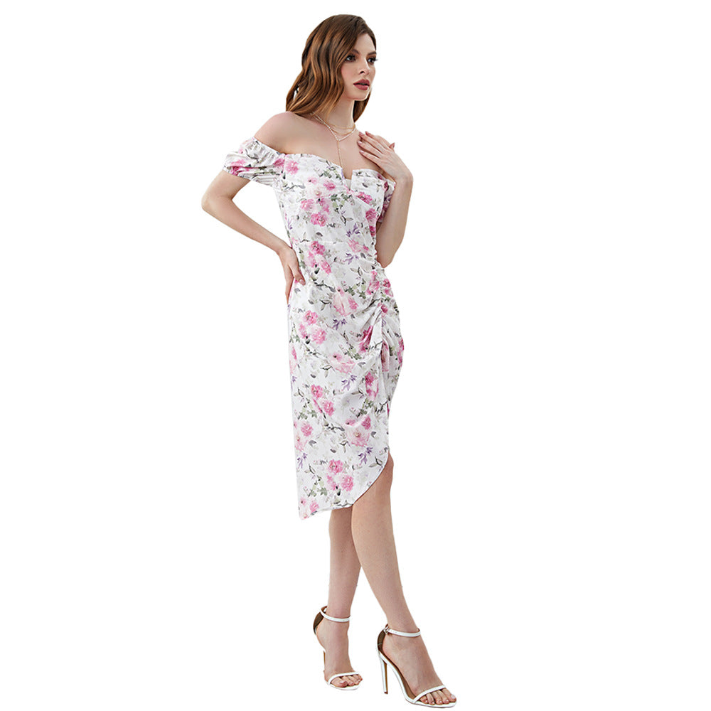 Vestido con abertura y cintura alta, cuello descubierto y estampado floral