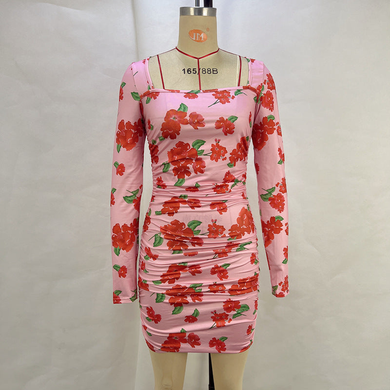 Vestido estampado con cuello cuadrado, manga larga, cintura y volantes en la cadera