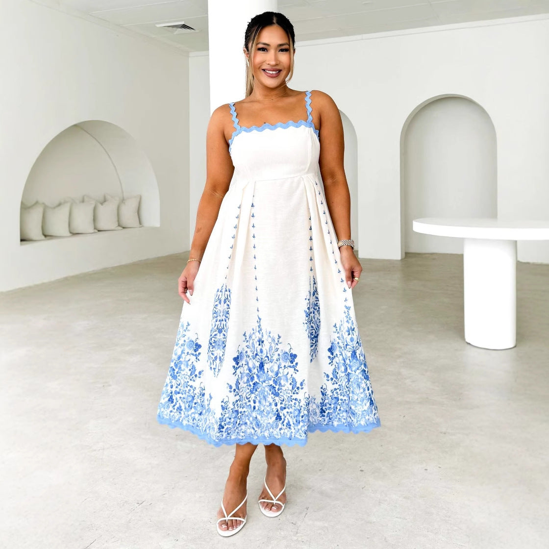 Vestido sin mangas con estampado de ondas y espalda descubierta con tirantes finos atados