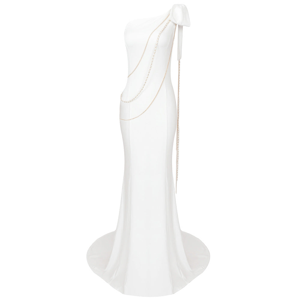 Vestido formal de cóctel con cuello diagonal y cadena en los hombros, color blanco, para otoño