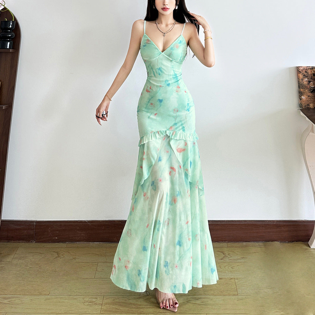V-neck ruffled fishtail slim maxi dress