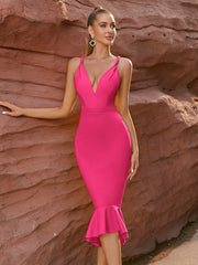 Elegante vestido de fiesta de noche con escote en V y tirantes finos y cola de pez