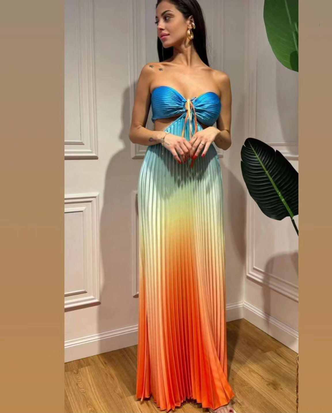 Personalized Gradient Color Halter Pleated Long Dress