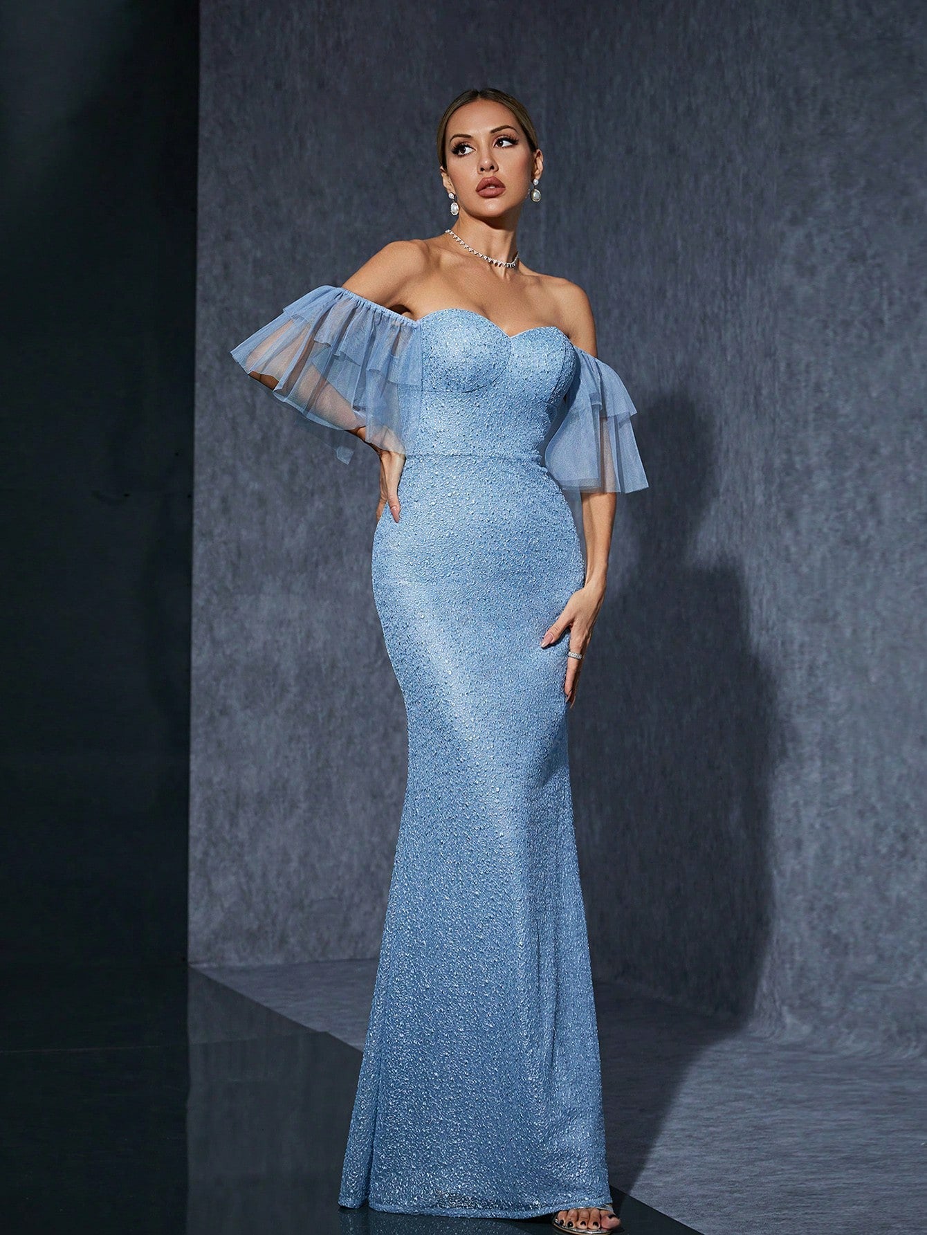 Vestido con hombros descubiertos, elegante, elegante, adelgazante, cola de pez, vestido de noche, interés especial, ligero, de lujo.