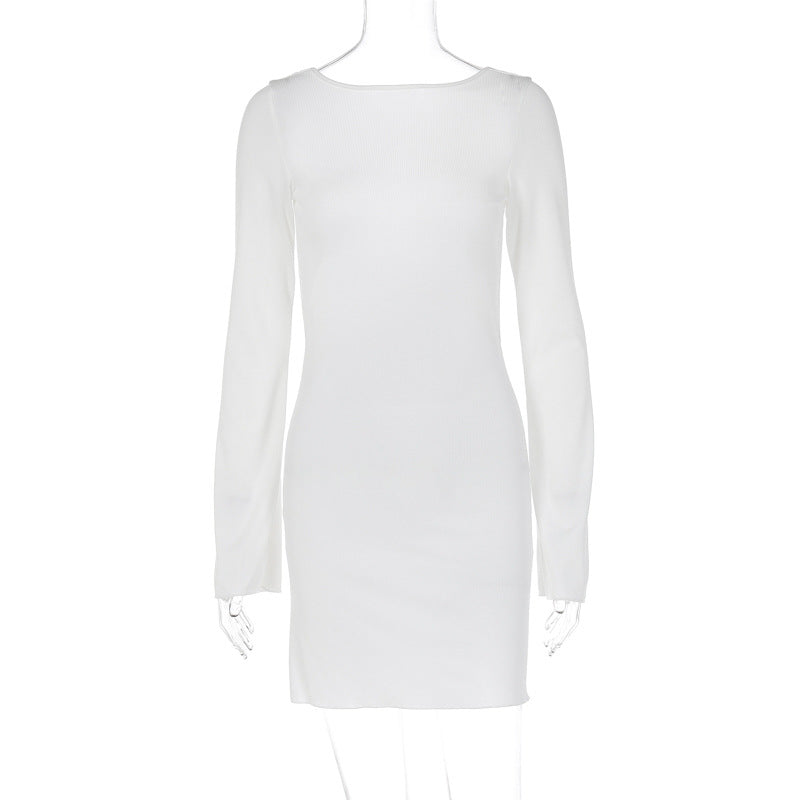 Vestido de manga corta, corte entallado, sin espalda y manga larga con corte trompeta