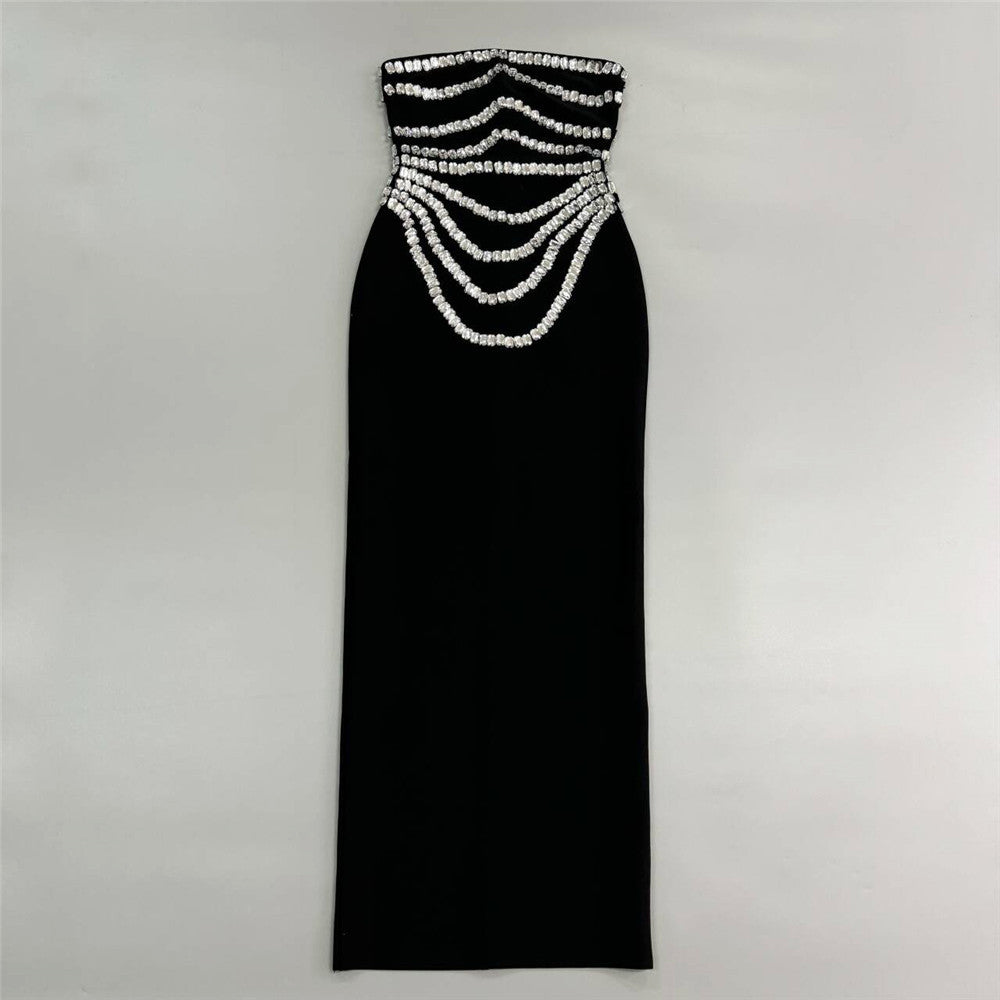 Vestido de fiesta con cuello tubo y cuentas de estilo industrial de diseño de nicho.