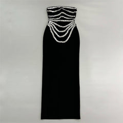 Vestido de fiesta con cuello tubo y cuentas de estilo industrial de diseño de nicho.