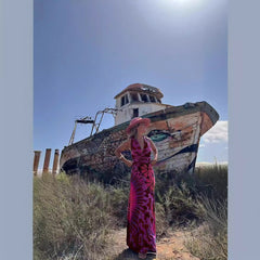 Vestido estampado sin mangas con cuello en V y corte A