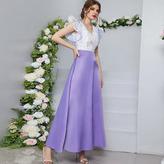 Vestido con estampado digital, escote en V, mangas pétalo y cintura alta