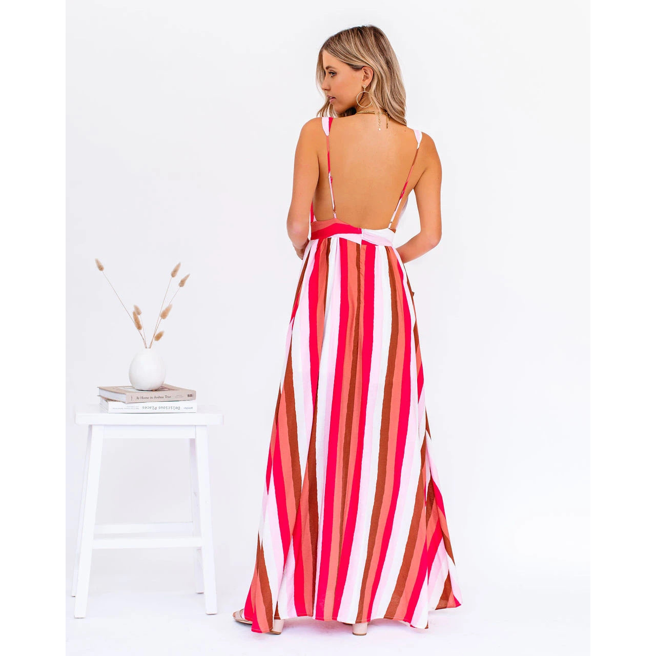 Vestido informal a rayas con escote en V profundo y tirantes, holgado, con cordones y vuelo grande