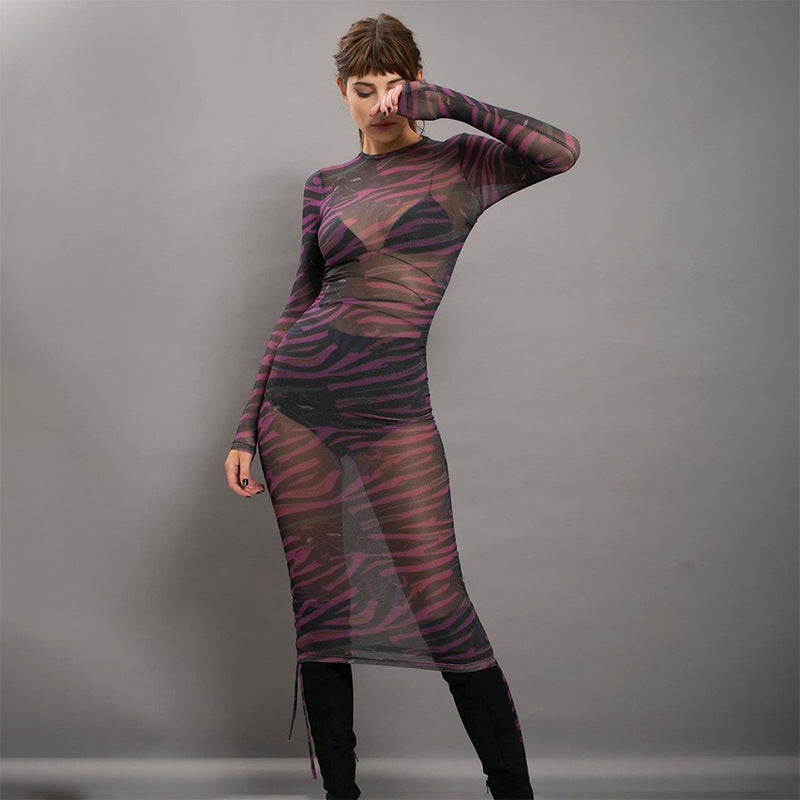 Vestido plisado con estampado de malla
