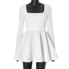 Vestido corto informal elegante de cuello cuadrado y corte entallado en la cintura
