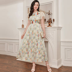 Vestido elegante de malla con costura francesa a la moda
