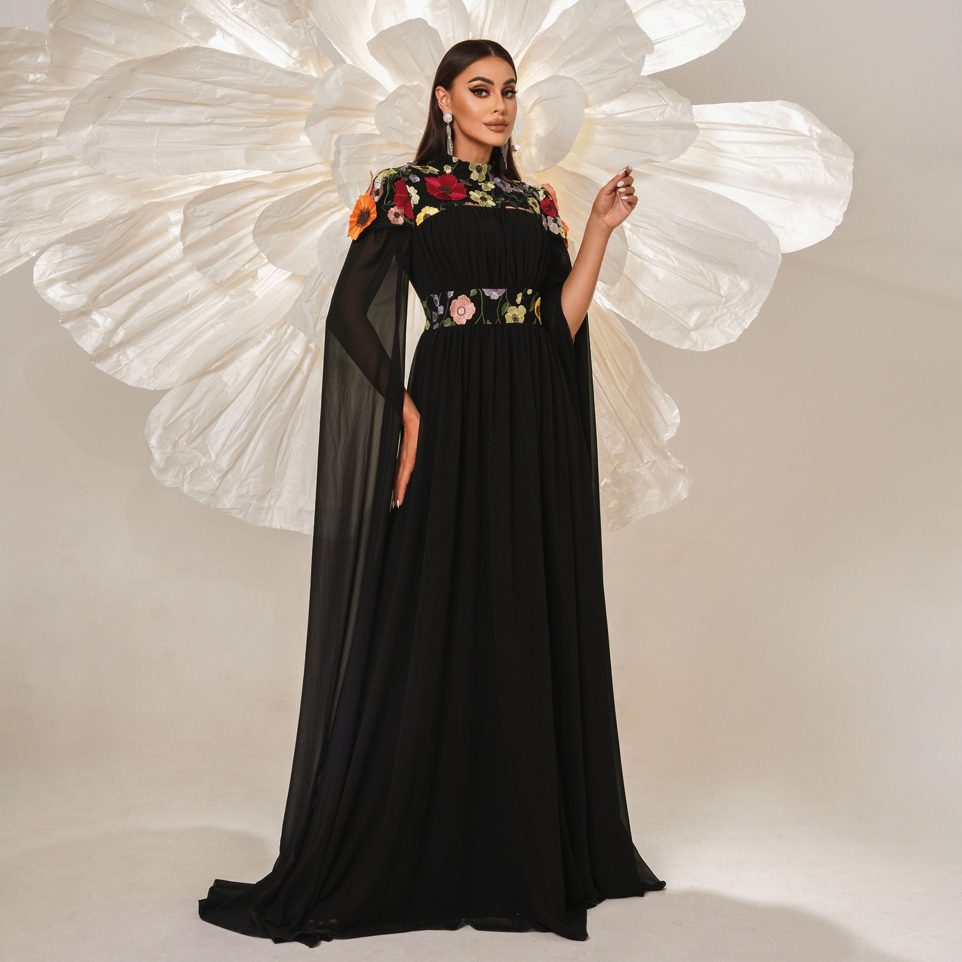 Vestido de noche largo de cóctel bordado de cuello alto de alta gama, vestido de dama de honor con cintura controlada y dobladillo grande