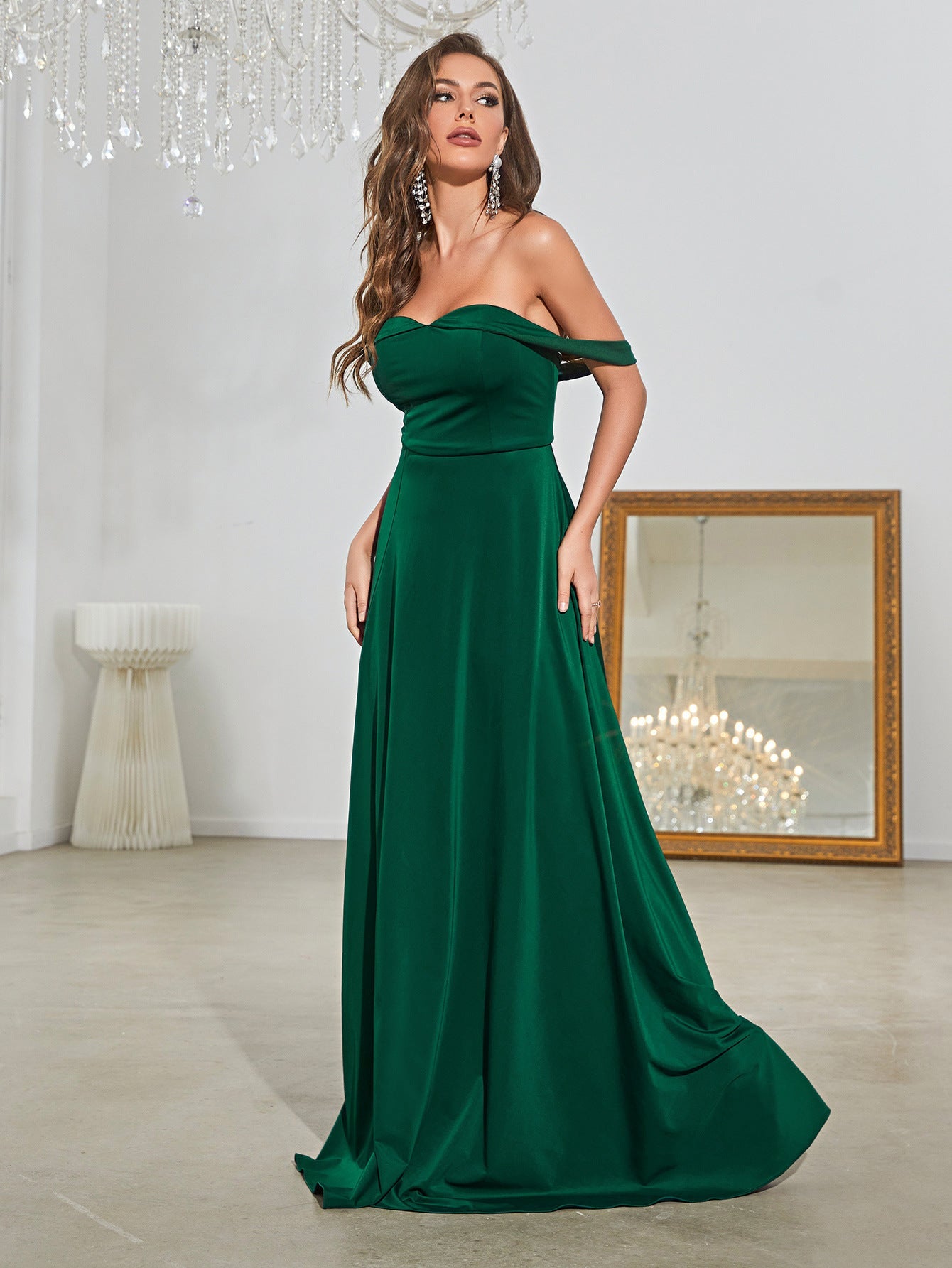 Vestido largo verde oscuro sin tirantes, de tela elástica, formal, con aberturas, para noche