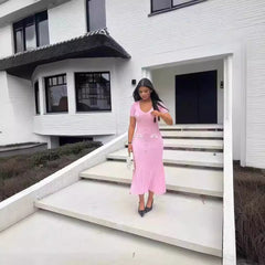 Vestido de manga corta con cuello en V