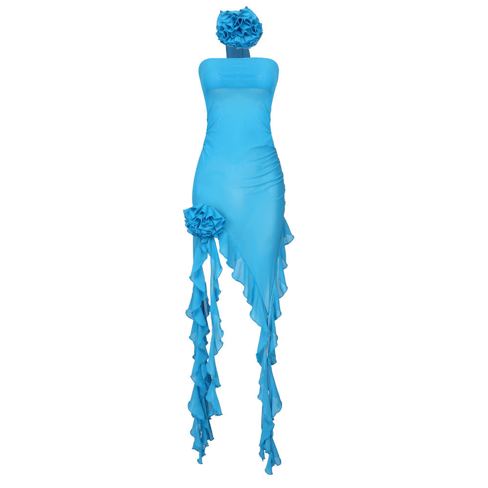 Vestido sin tirantes con cinta floral de hilo de red blanco y vestido de gasa azul