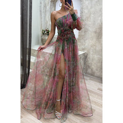 Vestido informal de fiesta con hombros descubiertos y malla