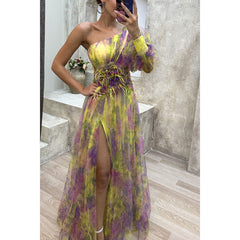 Vestido informal de fiesta con hombros descubiertos y malla