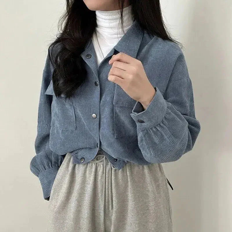 Camisa corta de pana con mangas abullonadas