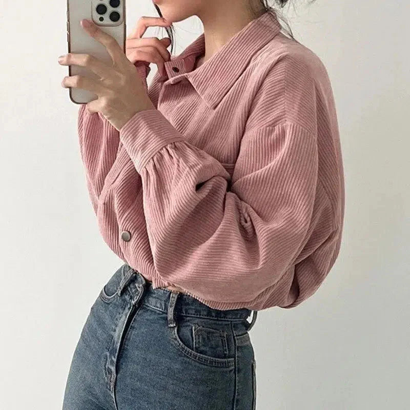 Camisa corta de pana con mangas abullonadas