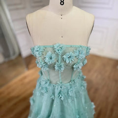 Elegante, trägerlose Ballkleider aus Tüll mit Blumenmuster 