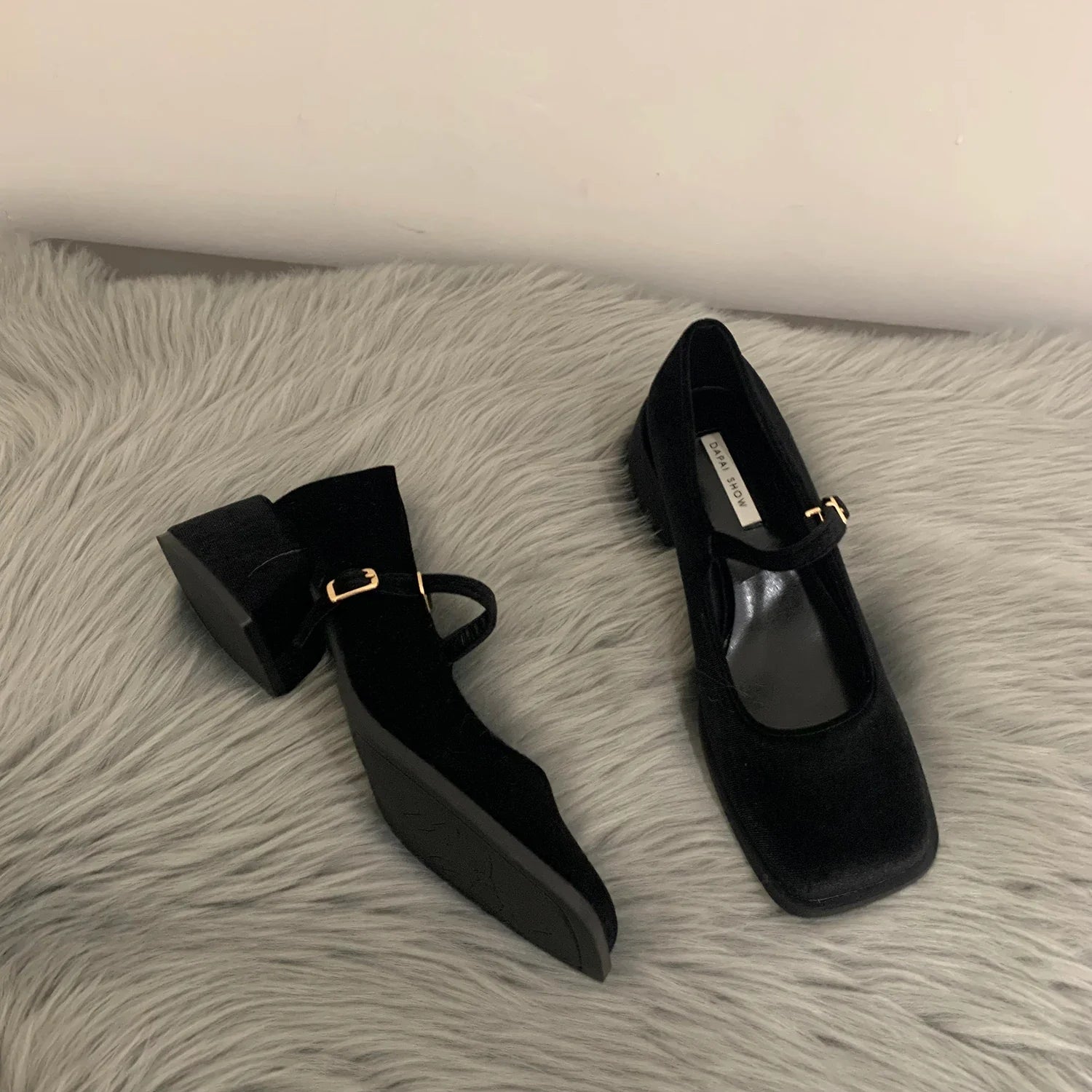 Mary Janes aus Samt