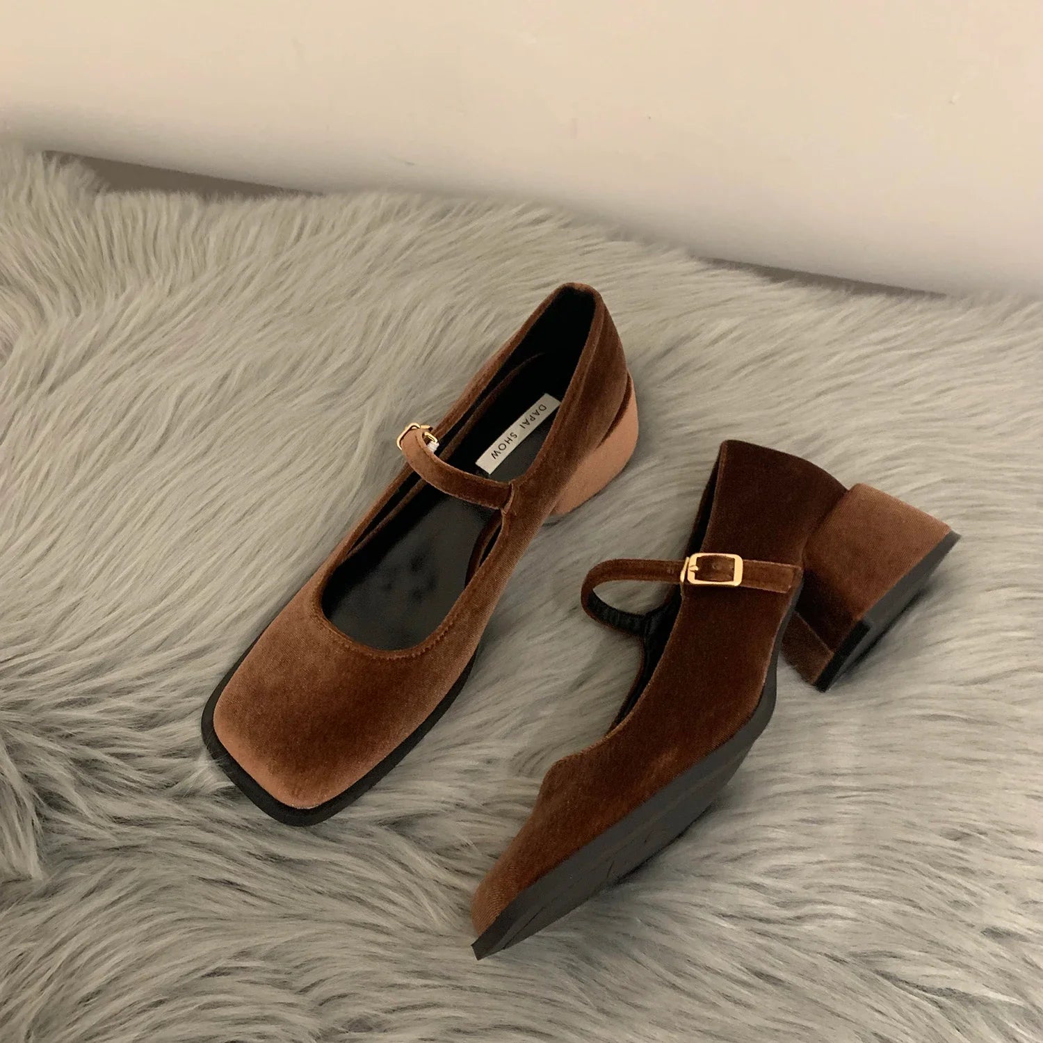 Mary Janes aus Samt