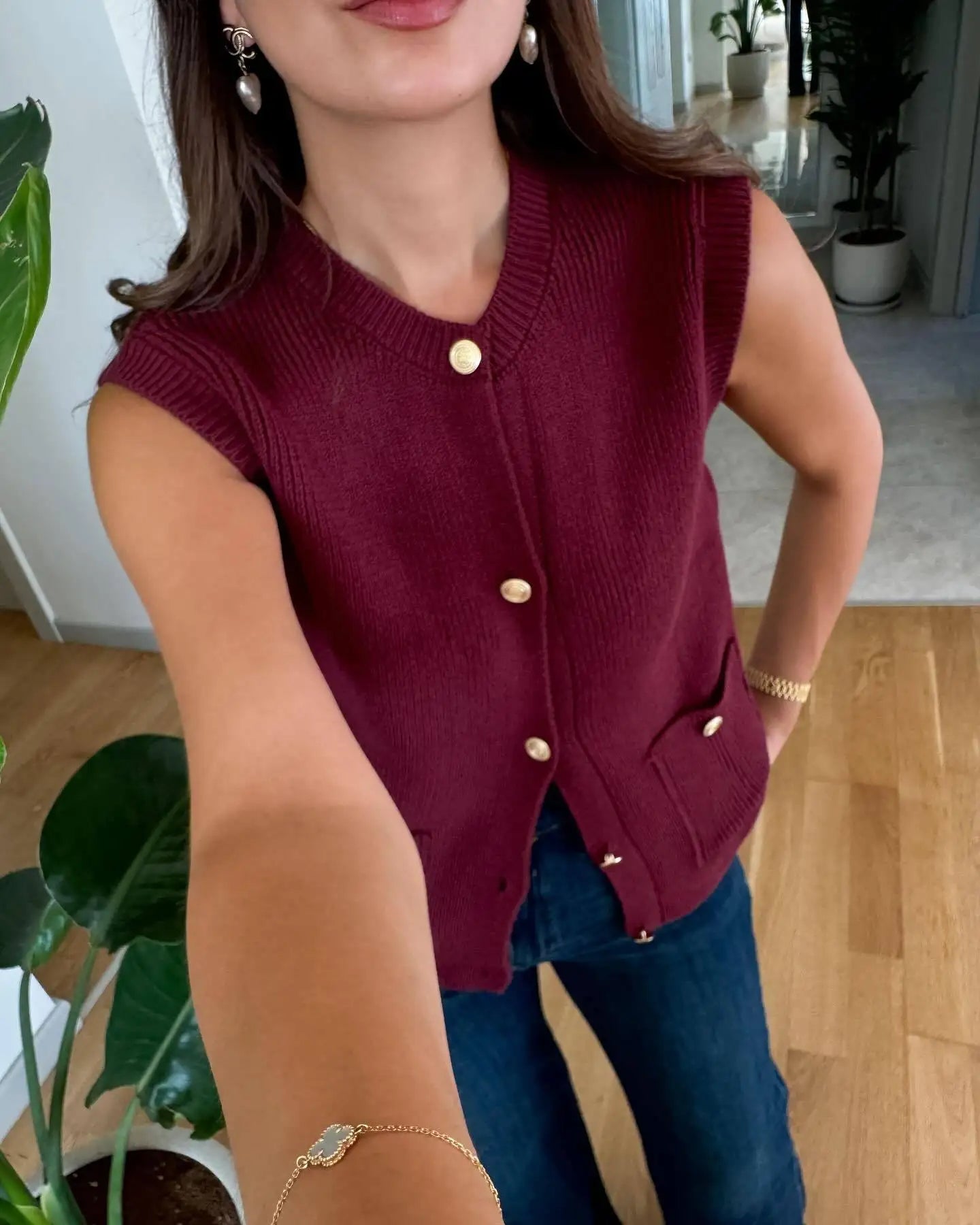 Sleeveless Pocket Solid Knit Cardigan