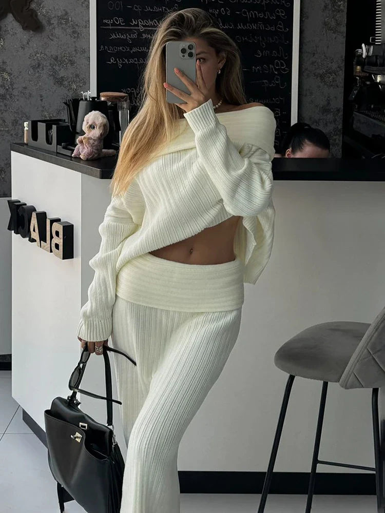 Knitted One-Shoulder Long Sleeves Sweater Skirt Suit