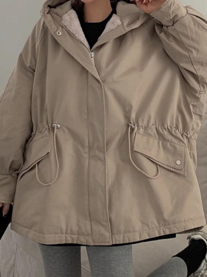 Einfarbige Jacke mit Kapuze, Kordelzug und Klappe