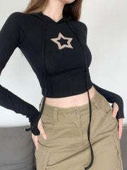 Crop Top mit Kapuze und Sternstickerei