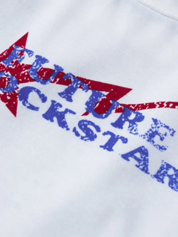 Camiseta sin mangas ajustada con letras y estampado de estrellas