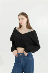 Kurzes Sweatshirt mit weitem Ausschnitt und Riemendetail