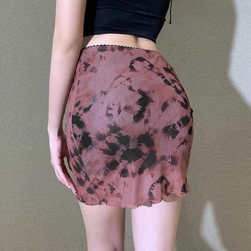 Minirock aus Netzstoff mit Batikmuster