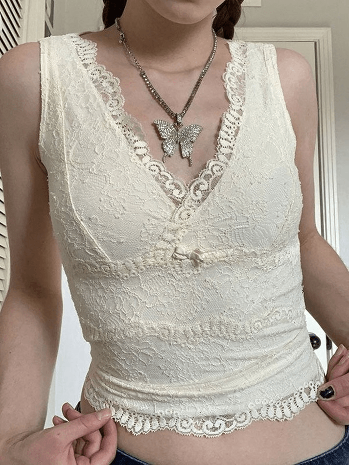 Kurzes Tanktop mit V-Ausschnitt und Spitze