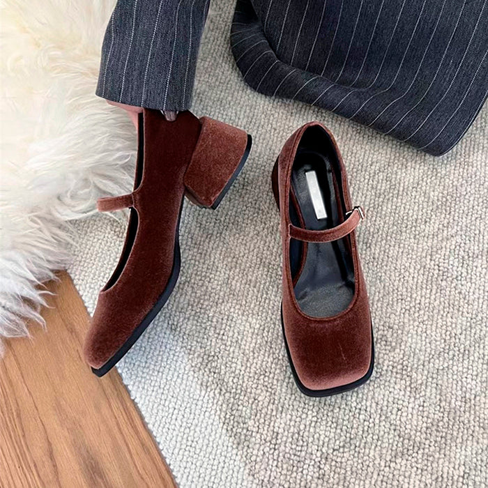 Mary Janes aus Samt