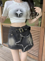 Asymmetrischer Minirock aus Denim im Y2K-Stil mit Stern